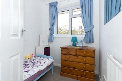 16 Lychpole Walk, Goring By Sea, Worthing, BN12 6NN