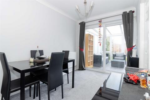 16 Lychpole Walk, Goring By Sea, Worthing, BN12 6NN