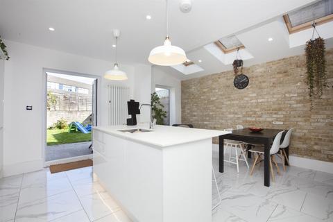 16 County Grove, London, SE5 9LE