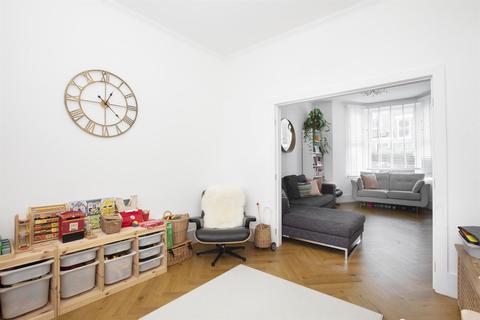 16 County Grove, London, SE5 9LE