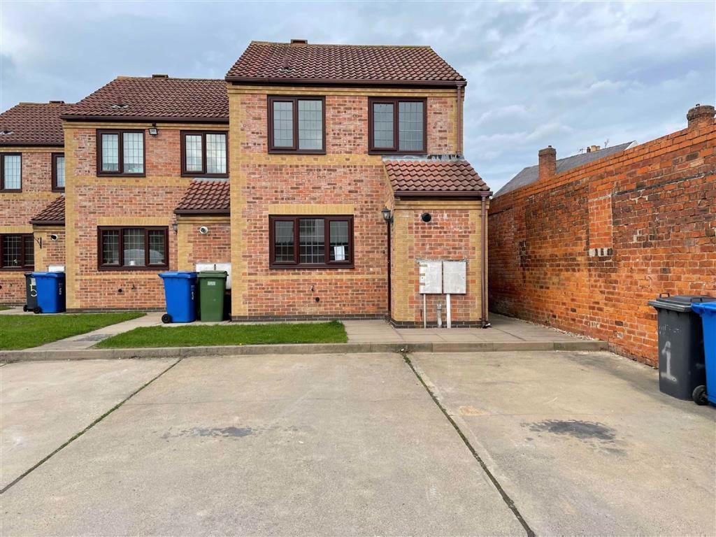 Vincent Lane, Brampton, Chesterfield... 2 bed end of terrace house £