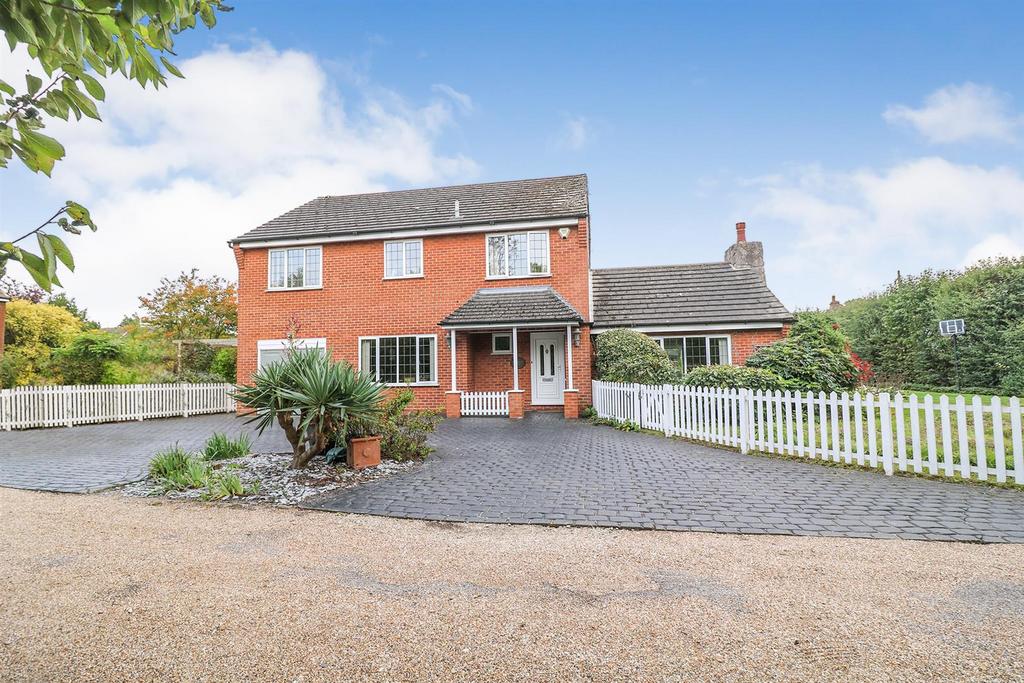 Meadow Bank, Hatfield Peverel, Chelmsford 4 bed detached house for sale