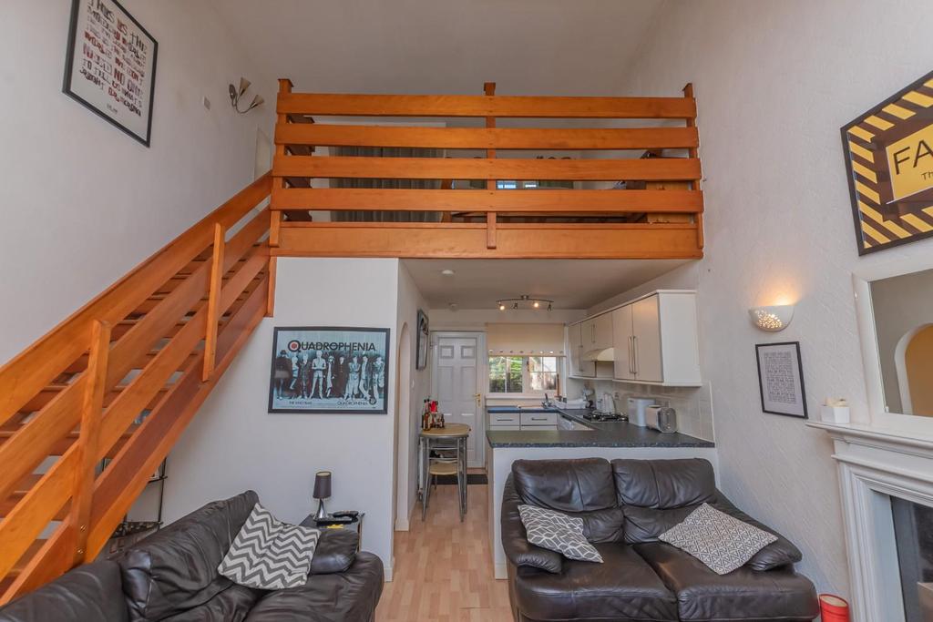 Jones Green, Livingston 1 bed terraced house £125,000