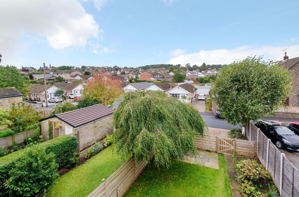 Long Row, Horsforth, Leeds 4 bed end of terrace house £400,000