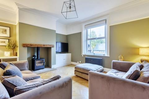 61 Long Row, Horsforth, Leeds, LS18 5AP