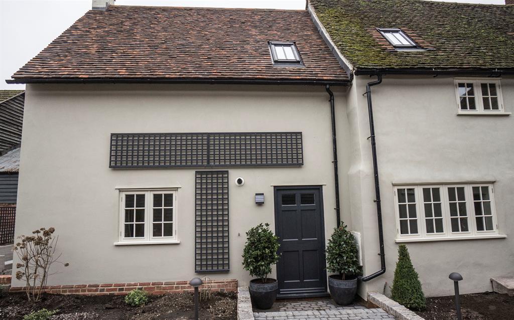 Acorn Mews, Hitchin Street, Baldock... 3 bed semidetached house £