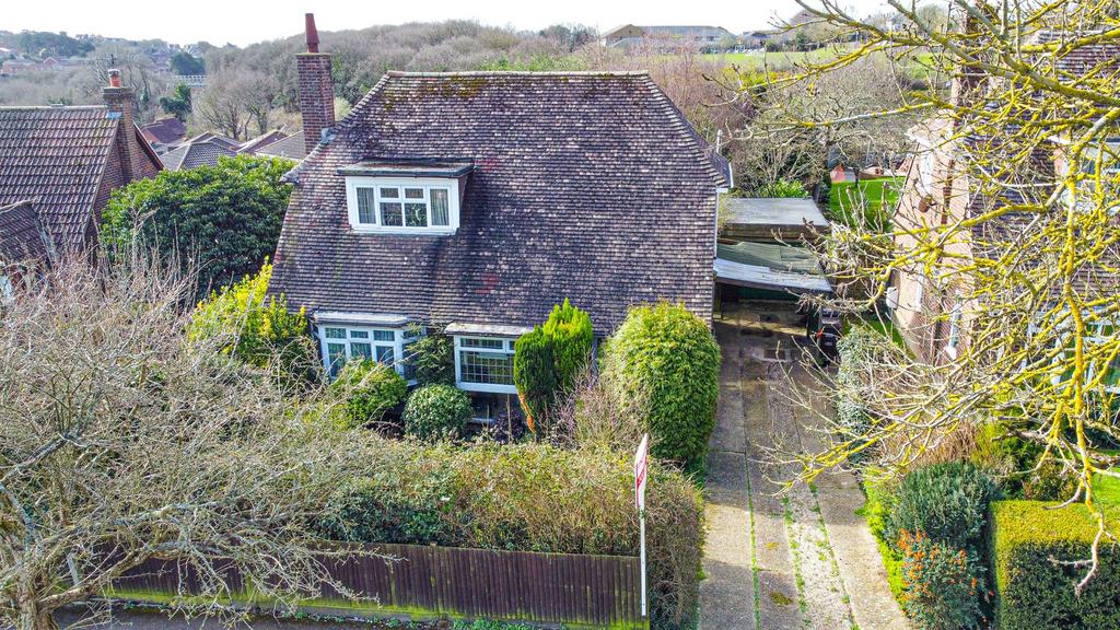 Fernside Avenue, St. LeonardsOnSea 3 bed detached house for sale £450,000