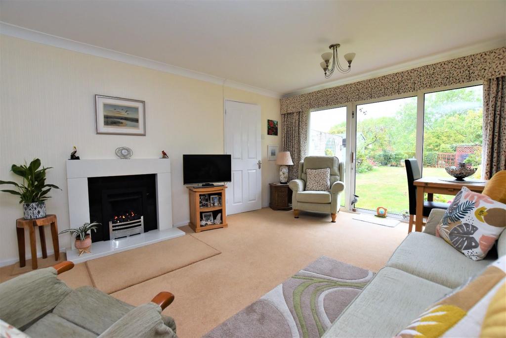 Kingscote Road East, Cheltenham 2 bed semidetached bungalow £300,000