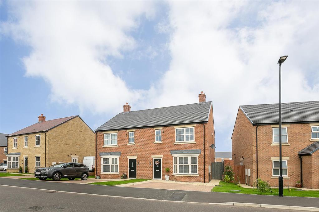 Fairway Lane, Backworth, Newcastle upon Tyne 3 bed semidetached house
