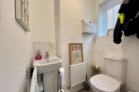 5 Aviary Row, Northampton, NN2 7FJ