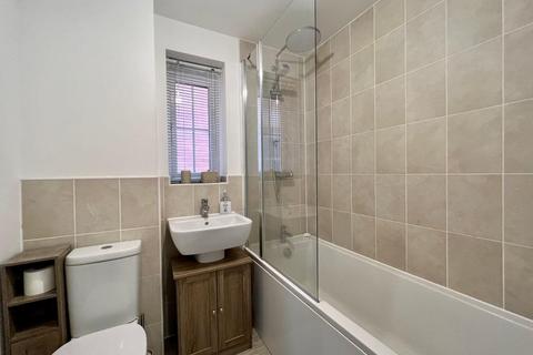 5 Aviary Row, Northampton, NN2 7FJ