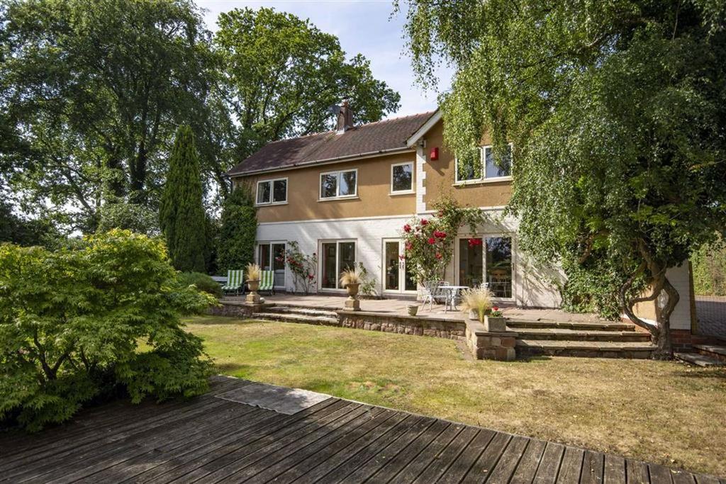 Buntingsdale Road, Market Drayton, TF9 4 bed detached house £1,300