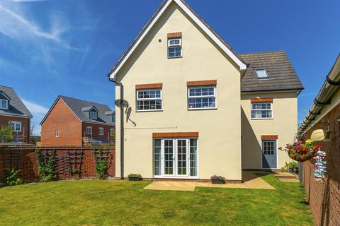 39 James Drive, Calverton, Nottingham, NG14 6RJ