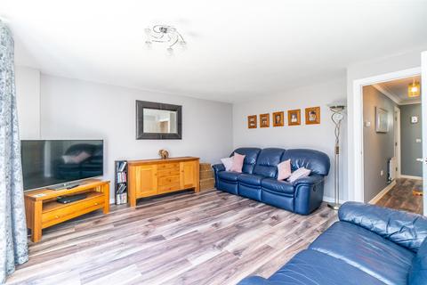 39 James Drive, Calverton, Nottingham, NG14 6RJ