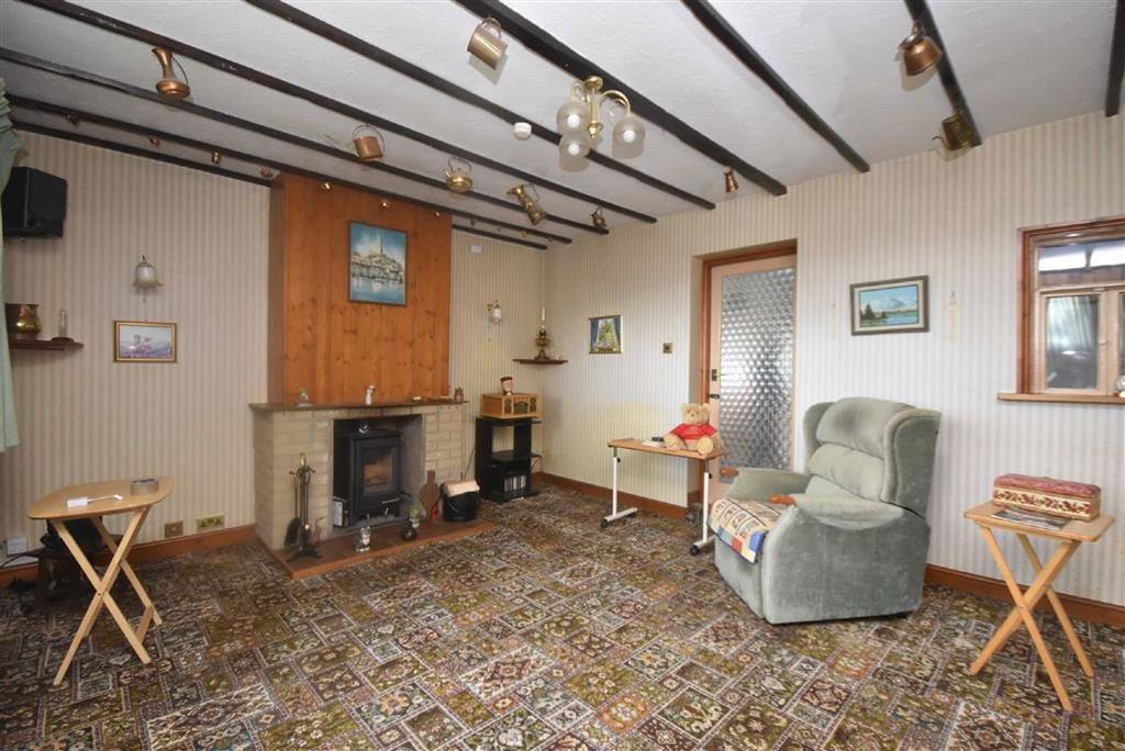Edwyn Ralph, Bromyard, Herefordshire 3 bed detached house £300,000