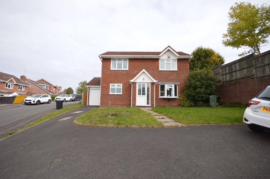 Botany Drive, Sedgley, Dudley 3 bed detached house £925 pcm (£213 pw)