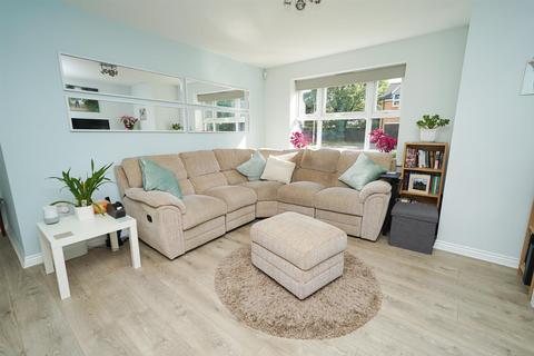 39 Eagle Close, Leighton Buzzard, LU7 4AT