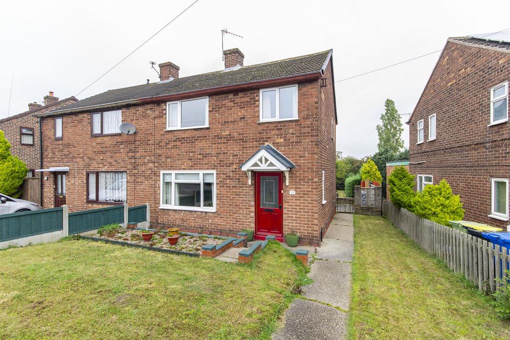 Summerfield Crescent, Brimington... 3 bed semidetached house £140,000