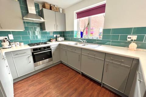 18 Shaw Close, Northampton, NN2 8FX