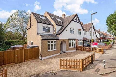 42 Arthur Road, New Malden, KT3 6LX