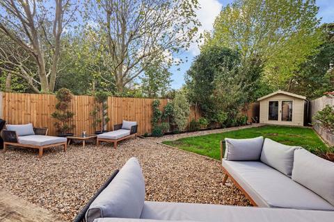 42 Arthur Road, New Malden, KT3 6LX