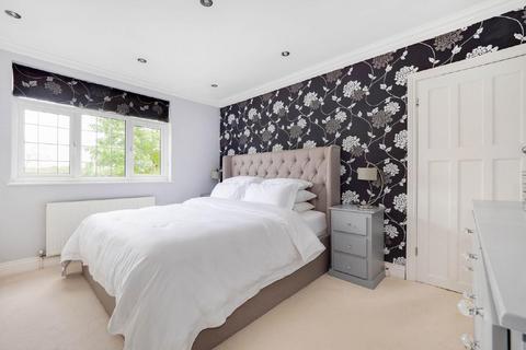 42 Arthur Road, New Malden, KT3 6LX
