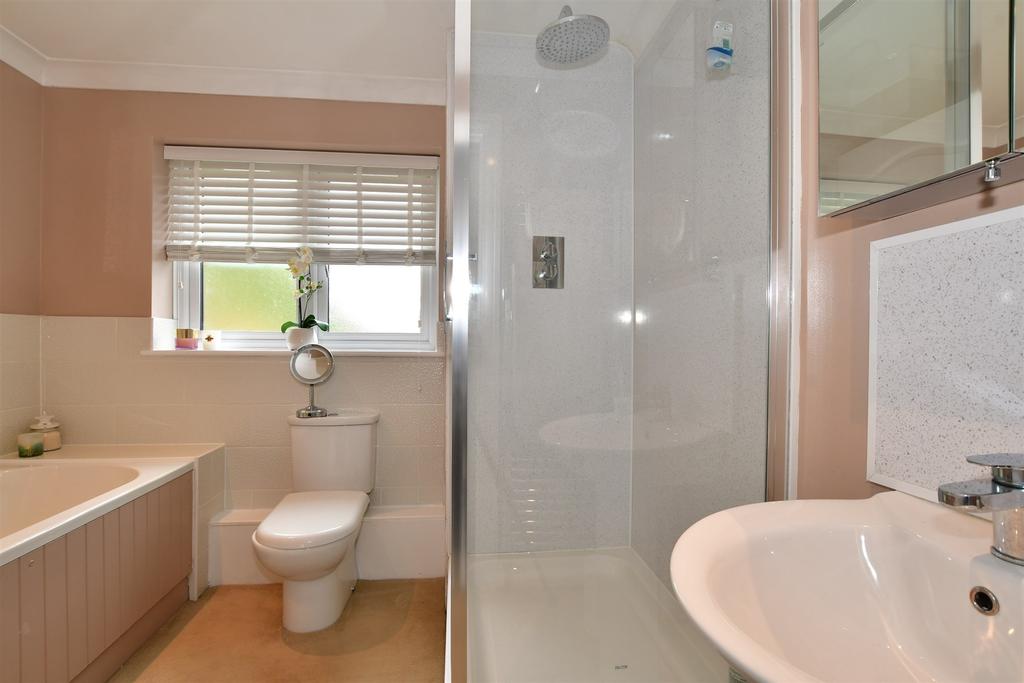 En-Suite Bathroom