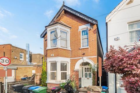 Flat 1, 1 Chesham Road, Kingston Upon Thames, KT1 3AG