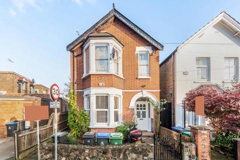 Flat 1, 1 Chesham Road, Kingston Upon Thames, KT1 3AG