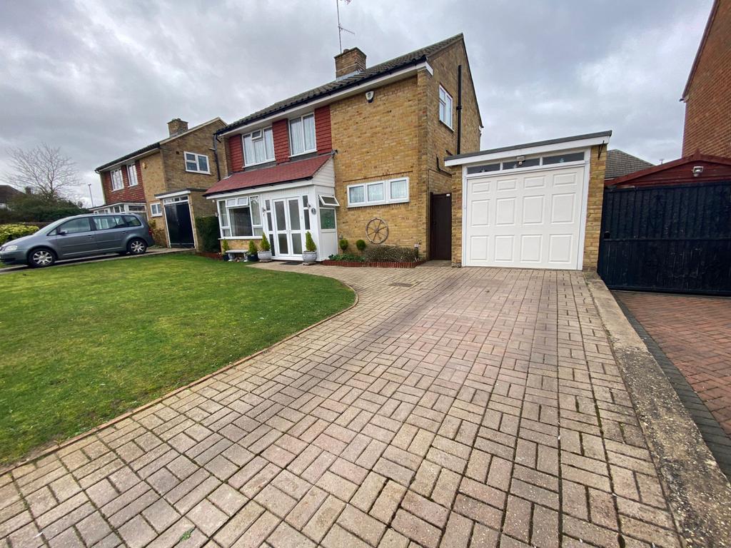 Parkland Drive, Luton, LU1 3 bed detached house £435,000