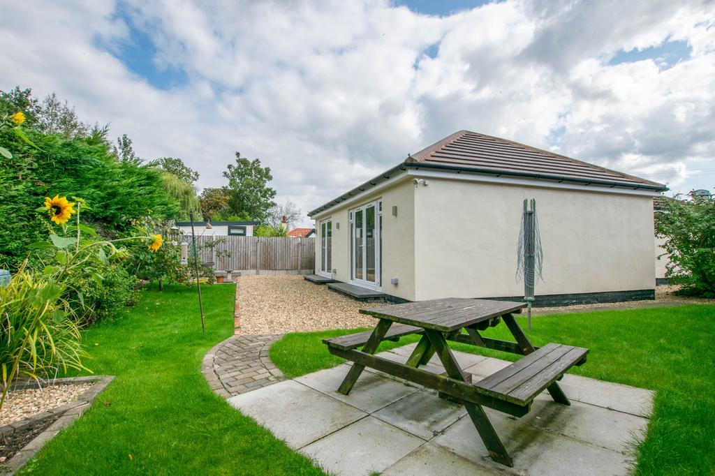 Oakfield Avenue, Upton, Chester 3 bed bungalow £425,000