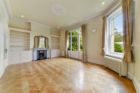 4 bedroom end of terrace house to rent - Dartmouth Row, London, SE10