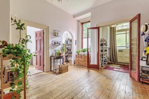 3 bedroom flat for sale - Gunnersbury Avenue, Ealing