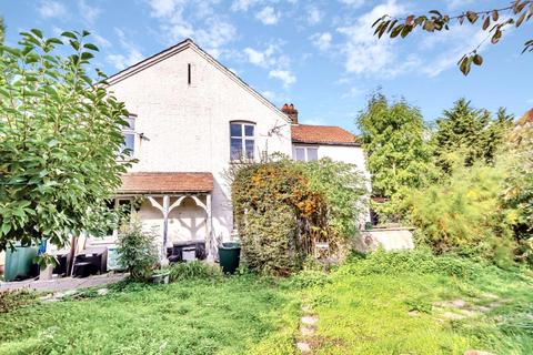 129 The Myrke, Datchet, Slough, SL3 9AD