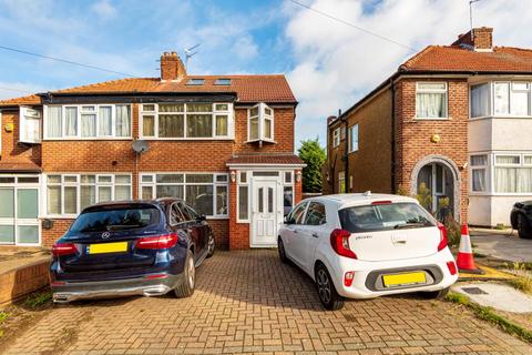 24 Riverdene, Edgware, HA8 9TD