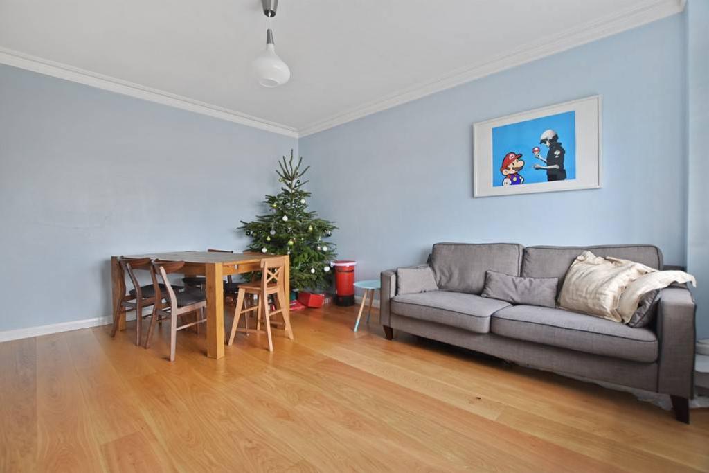 5 Acol Court37.jpg