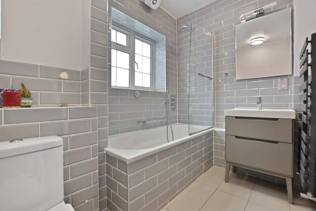 3 Acol Court37.jpg