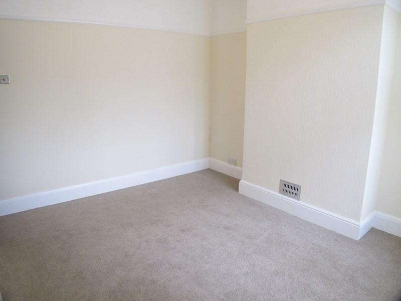 Hastings Avenue, Gosport, Hampshire... 3 bed terraced house £1,175 pcm (£271 pw)