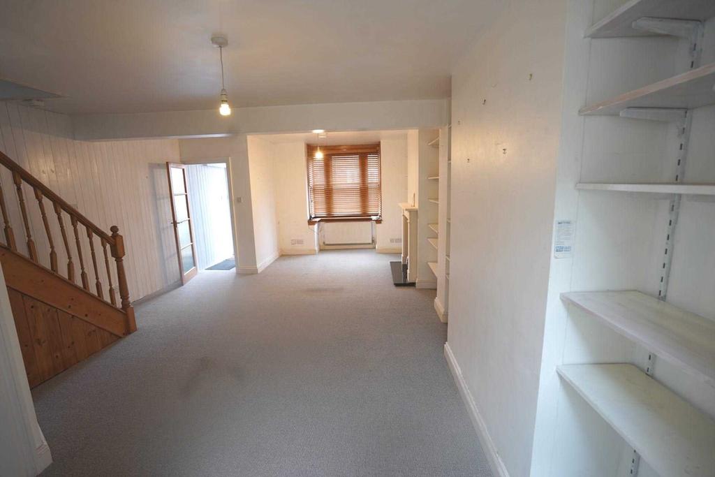 Morris Road, Lewes 3 bed end of terrace house £1,600 pcm (£369 pw)