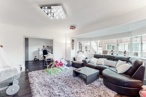 3 bedroom flat for sale - Kendal Court, Shoot Up Hill, London, NW2