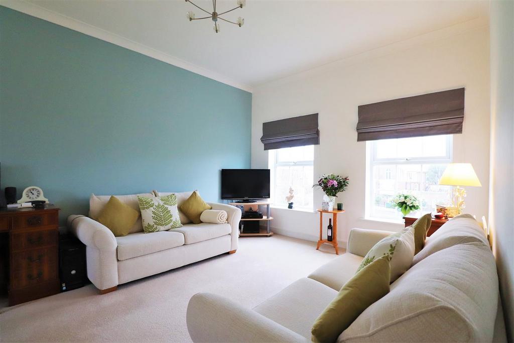 Lounge / Dining Room