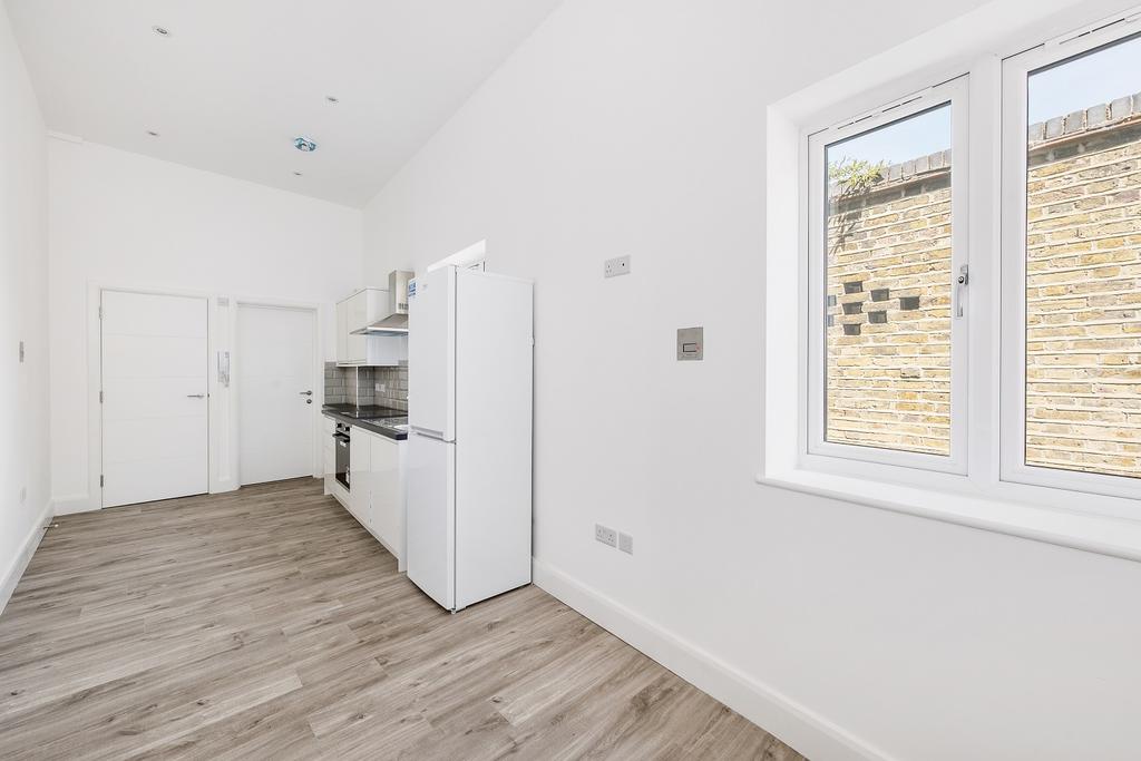 Boston Road, Hanwell, W7 1 bed flat £214,950