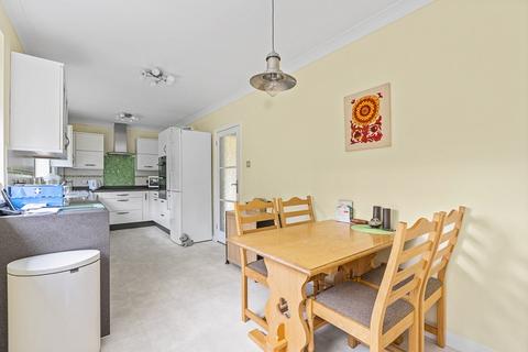 3 Hamble Close, Warsash, Southampton, SO31 9GT