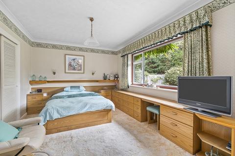 3 Hamble Close, Warsash, Southampton, SO31 9GT