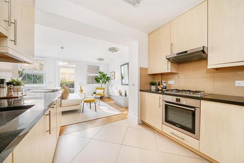 Flat 1, 2 Mattock Lane, London, W5 5BG