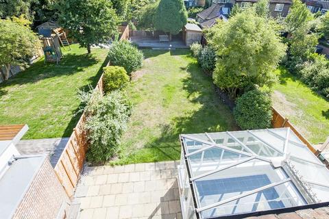 3 Arlington Road, Richmond, TW10 7BZ