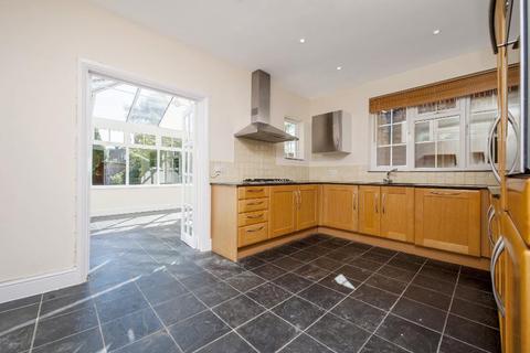 3 Arlington Road, Richmond, TW10 7BZ