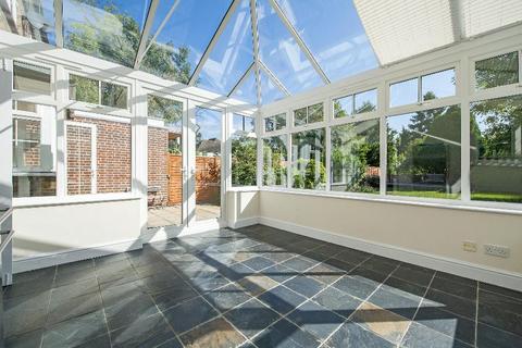 3 Arlington Road, Richmond, TW10 7BZ