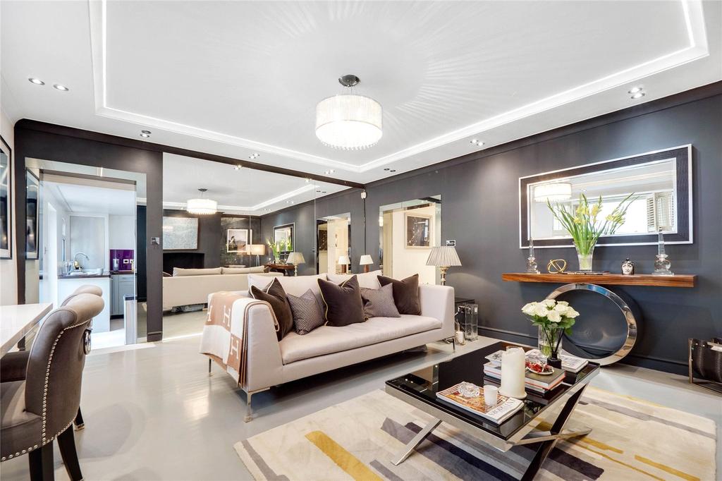 Redcliffe Square, Chelsea, London, SW10 2 bed apartment for sale £995,000