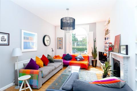 3 bedroom maisonette to rent - Arundel Square, London